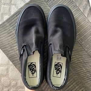 Boys/men’s black VANS slip-on shoes